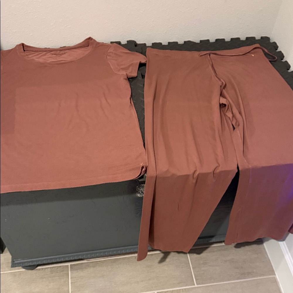 Victoria's Secret Rust Brown Short-Sleeve Tee and bottom set